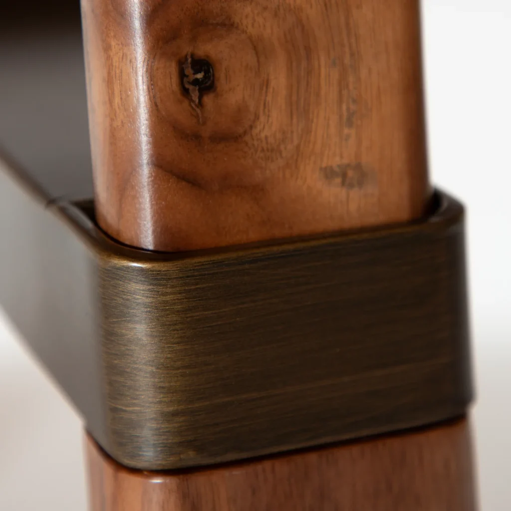 CROSS TABLE Walnut Veneer W. Antique Brass Finish 400500120 04 Detail