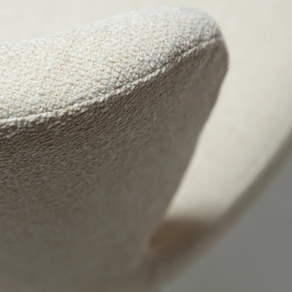 GLORY SWIVEL CHAIR Simply Beige Boucle W. Chrome Legs 100330210 06 Detail1