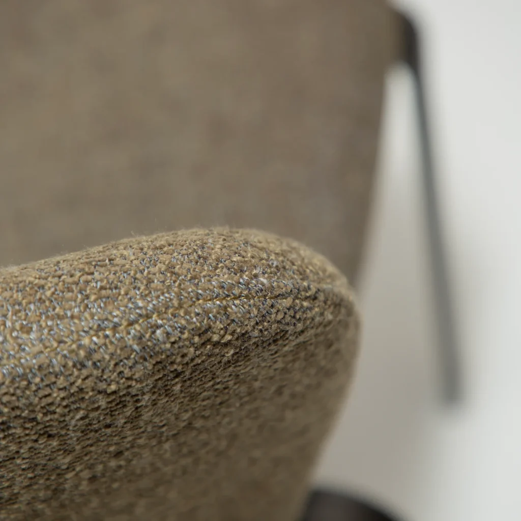 HEAP CHAIR Dark Olive Boucle W. Antique Pewter Legs 100801220 06 Detail1